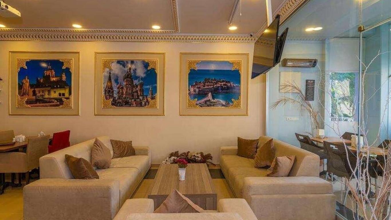 إنترستيلار هوتل