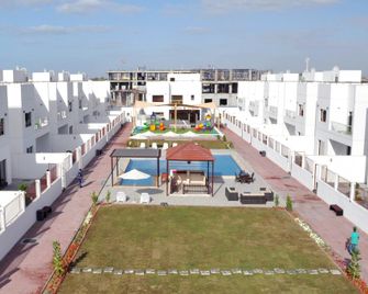 Ewan Grand Resort - Ajman - Building