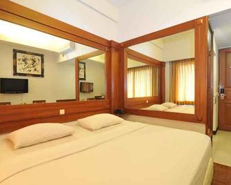 Wirton Hotel - Bandung - Bedroom