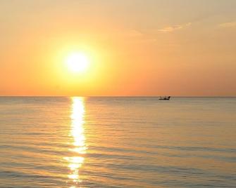 Residence Zoe, apartment 150 meters from the sea, city center, 60 KM from the mountain - Roseto degli Abruzzi - Beach