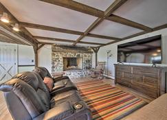 Cozy Colonial Home with Bay Access and Water View - Bucksport - Sala de estar