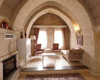 Anatelein Cave Hotel - Uchisar - Olohuone