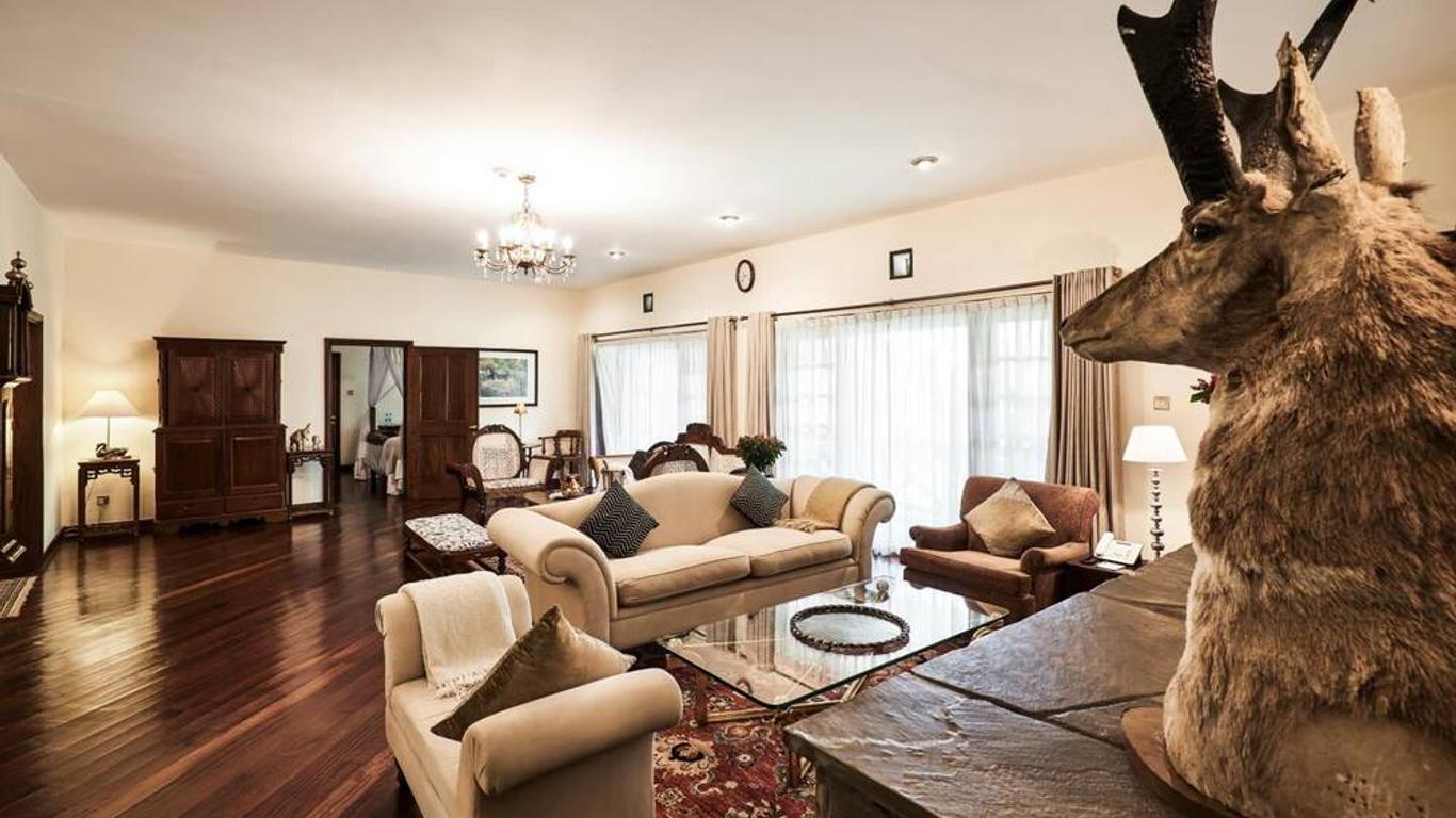 Safari Park Hotel