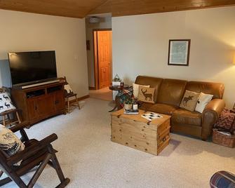 Cozy Coe Island Oasis - Bancroft - Вітальня