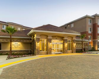 Homewood Suites by Hilton San Bernardino - San Bernardino - Gebouw