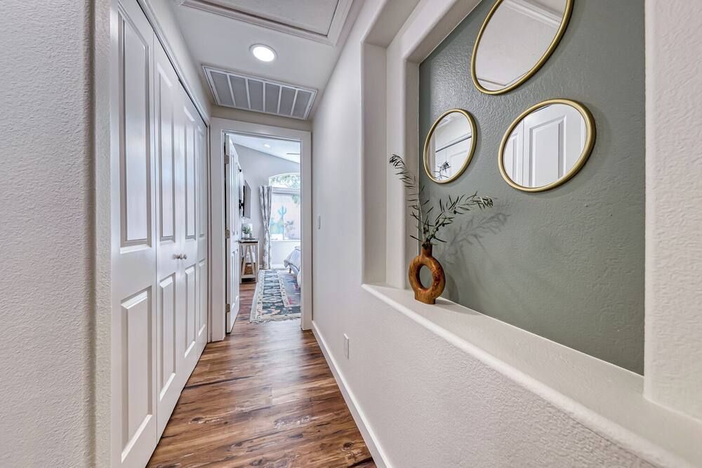 Unique 2-Bedroom Las Vegas Home in Beautiful Summerlin- 15 Minutes to Strip - לאס וגאס - מסדרון