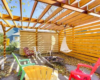 Gordon Square Studio about 4 Mi to Downtown Cleveland! - Cleveland - Patio