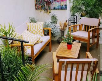 Very spacious 2 bedrooms + 2 bathrooms in Prime Santa Monica + free parking - Santa Monica - Patio