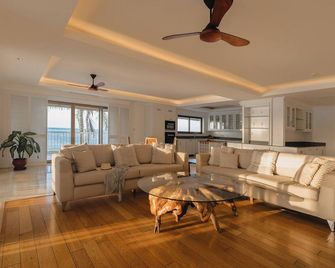 Hemingways Watamu - Malindi - Living room