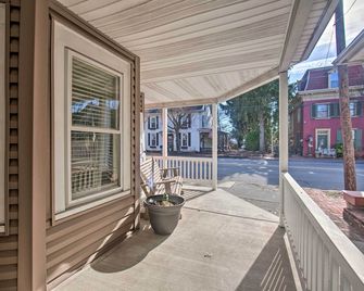 Central Hummelstown Apt 4 Miles to Hershey Park! - Hummelstown - Balcony