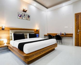 Super Townhouse Kathgharia Chowk - Haldwani - Ložnice