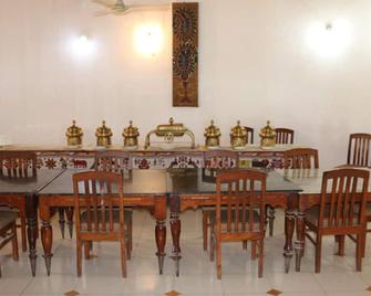 The Kutch Safari Lodge - Bhuj - Restaurant