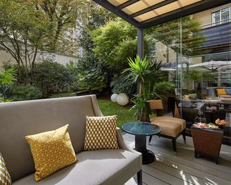 Hotel Ampere - Paris - Innenhof