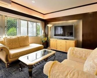 Cingjing Guest House - Ren-ai Township - Living room