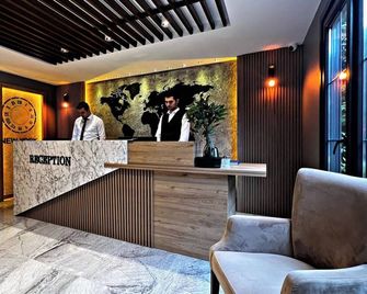 Sezgin Hotel - Uzungöl - Front desk