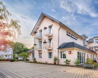 Kristallhotel Fettehenne - Leverkusen - Gebäude