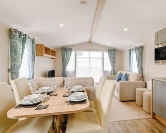 Grange Silver 3 (Pet) - Mablethorpe - Dining room