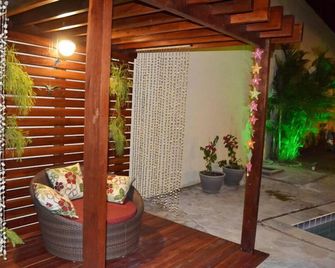 بوزادا بيجا فلوريس - بورتو دي جاليناس - شرفة مرصوفة