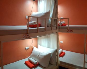 Crossroads Hostel Manila - Manila