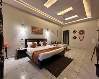 Tulsi Inn - Haldwani - Ložnice
