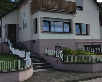 Rivaner vacation apartment with balcony - Nittel - Gebäude