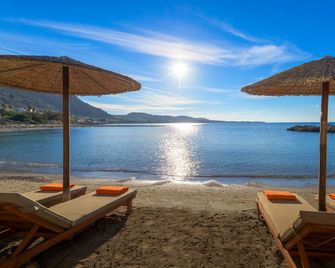 Sunrise Hotel - Pefki - Beach