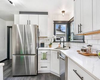 Picture Perfect Bungalow in the heart of DT Vancouver - Vancouver - Cocina