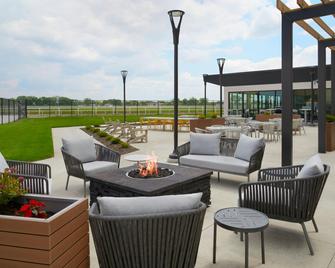 TownePlace Suites by Marriott Columbus - Columbus - Patio