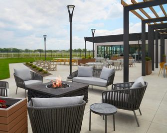 TownePlace Suites by Marriott Columbus - Columbus - Innenhof