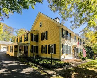 4BR Large Historic Hidden Gem in Norwich with Pool - Norwich - Building