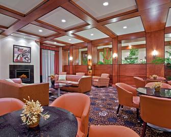 Holiday Inn Purdue - Fort Wayne By IHG - פורט ווין - טרקלין