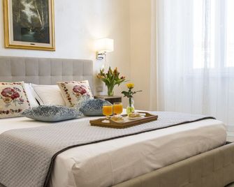 Alloggio Turistico Port Inn - Civitavecchia - Bedroom