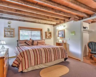Huge Preston Cabin with Game Room and Mountain Views! - Preston - Bedroom