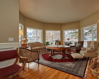 Lady Macdonald Country Inn - Canmore