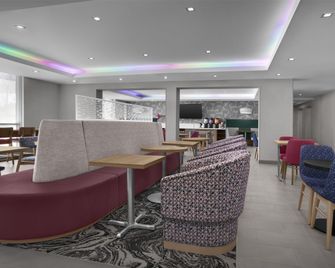Home2 Suites by Hilton Chelmsford Lowell - Chelmsford - Lobby