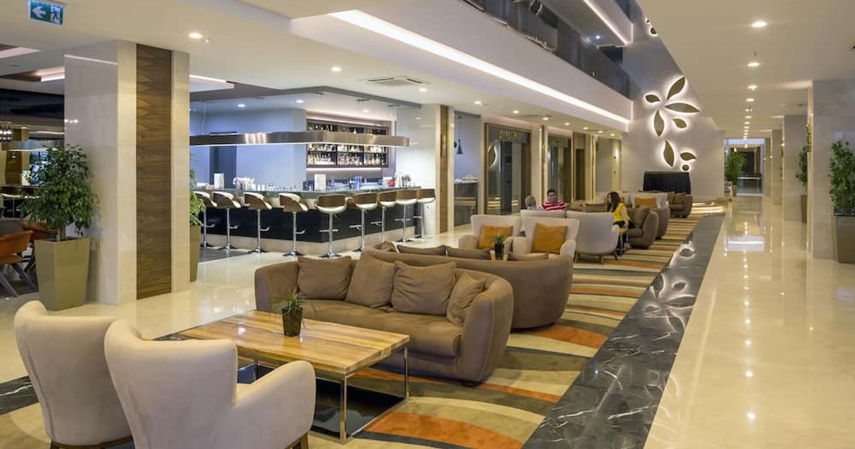 side sungate hotel & spa