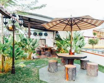 Hotel Darulmakmur Jerantut - Jerantut - Patio