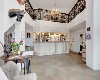 Hotel Hjallerup Kro - Hjallerup - Front desk