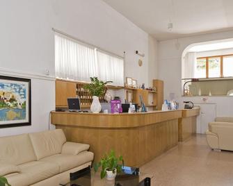 Albergo La Sirenella - Sperlonga - Receção