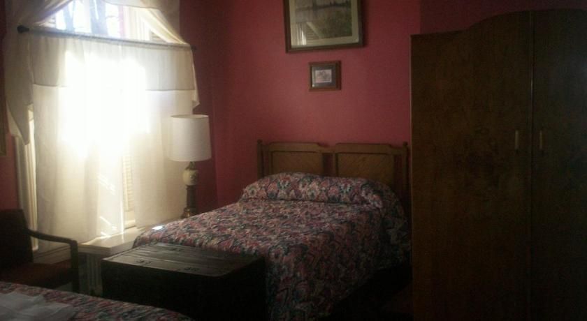 Bedroom view of Ubon Thai Victorian Inn & Restaurant