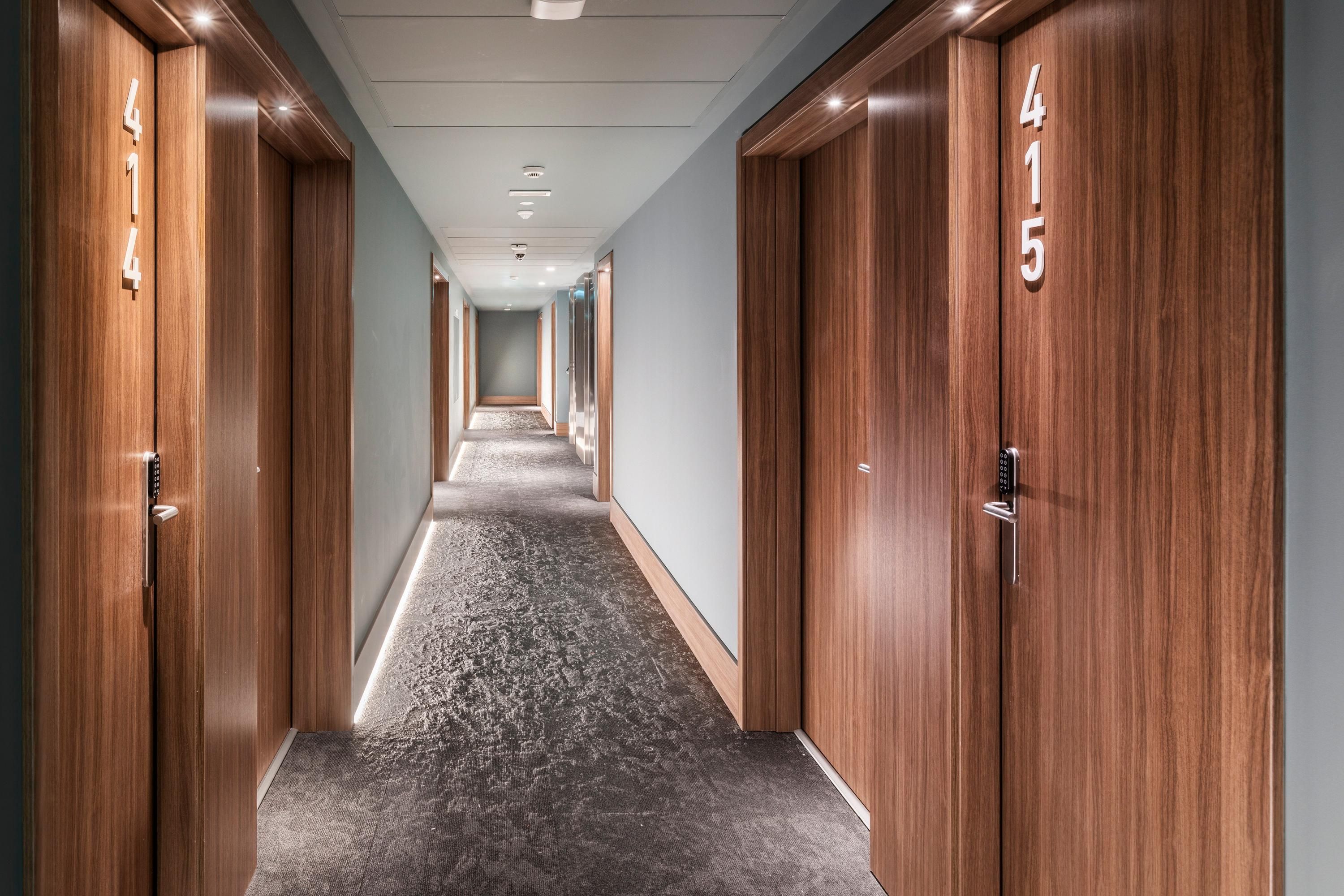 B&b Hotel Guimarães - Гімарайш - Коридор