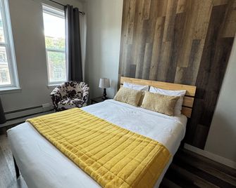Commercial Hotel - Edmonton