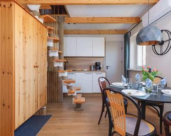 Marina & Amber Grzybowo Apartments with Garden by Noclegi Renters - Grzybowo - Essbereich