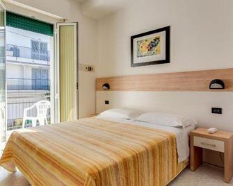 Hotel Villa Boschetti - San Mauro a Mare - Schlafzimmer