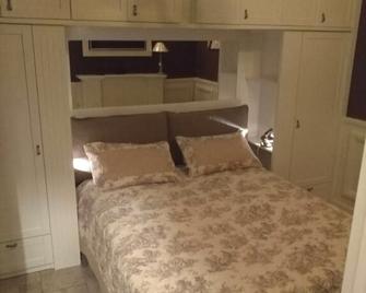 sweet home - Biella - Schlafzimmer