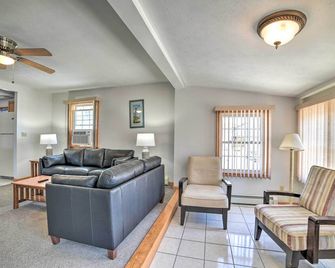 Old Orchard Beach Apt - Walk to Beach & Pier! - Old Orchard Beach - Salon
