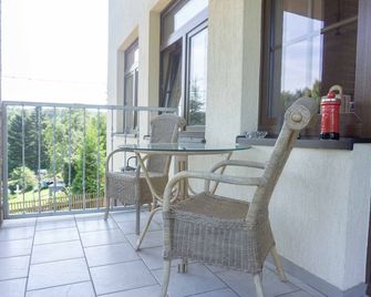 Apartment 'Rex' - Quiet location in a beautiful setting - Bad Schlema - Balcón