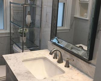 Mo's White House - Dearborn