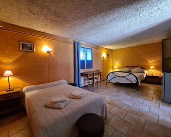 Les Buisses en Provence - Piolenc - Habitación