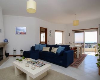 Buarcos Pool Apartment - Buarcos - Living room